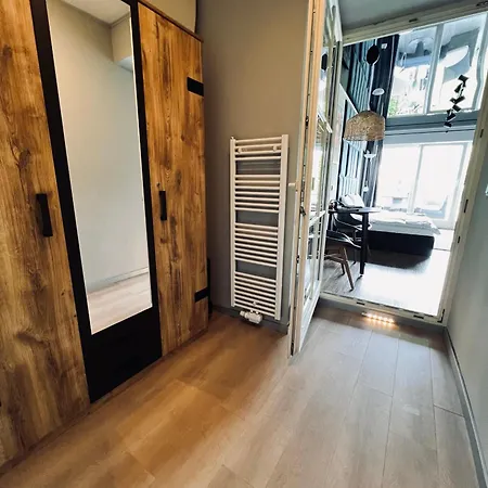 & Terrace 프루호니스